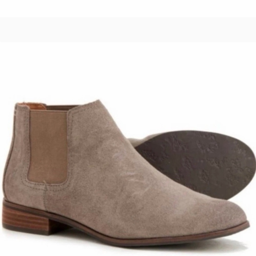 FRYE Mallory Chelsea Suede Leather Edgy Chic Casual Minimalist Taupe
Booties 10